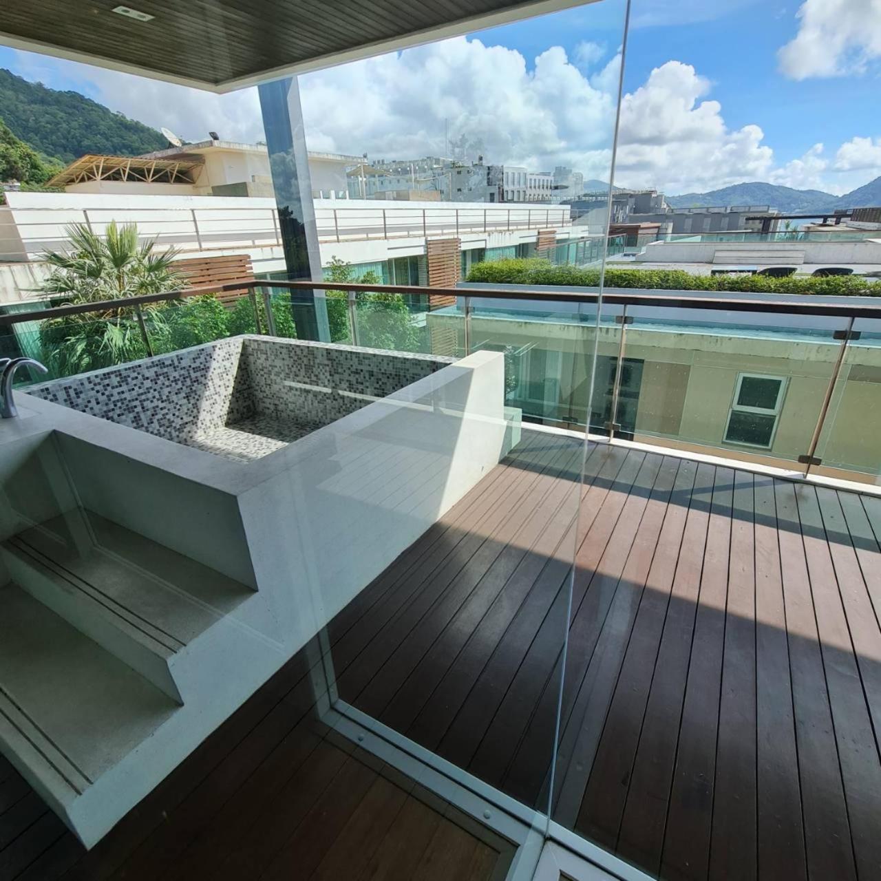 The Privilege Residence Patong Exterior foto