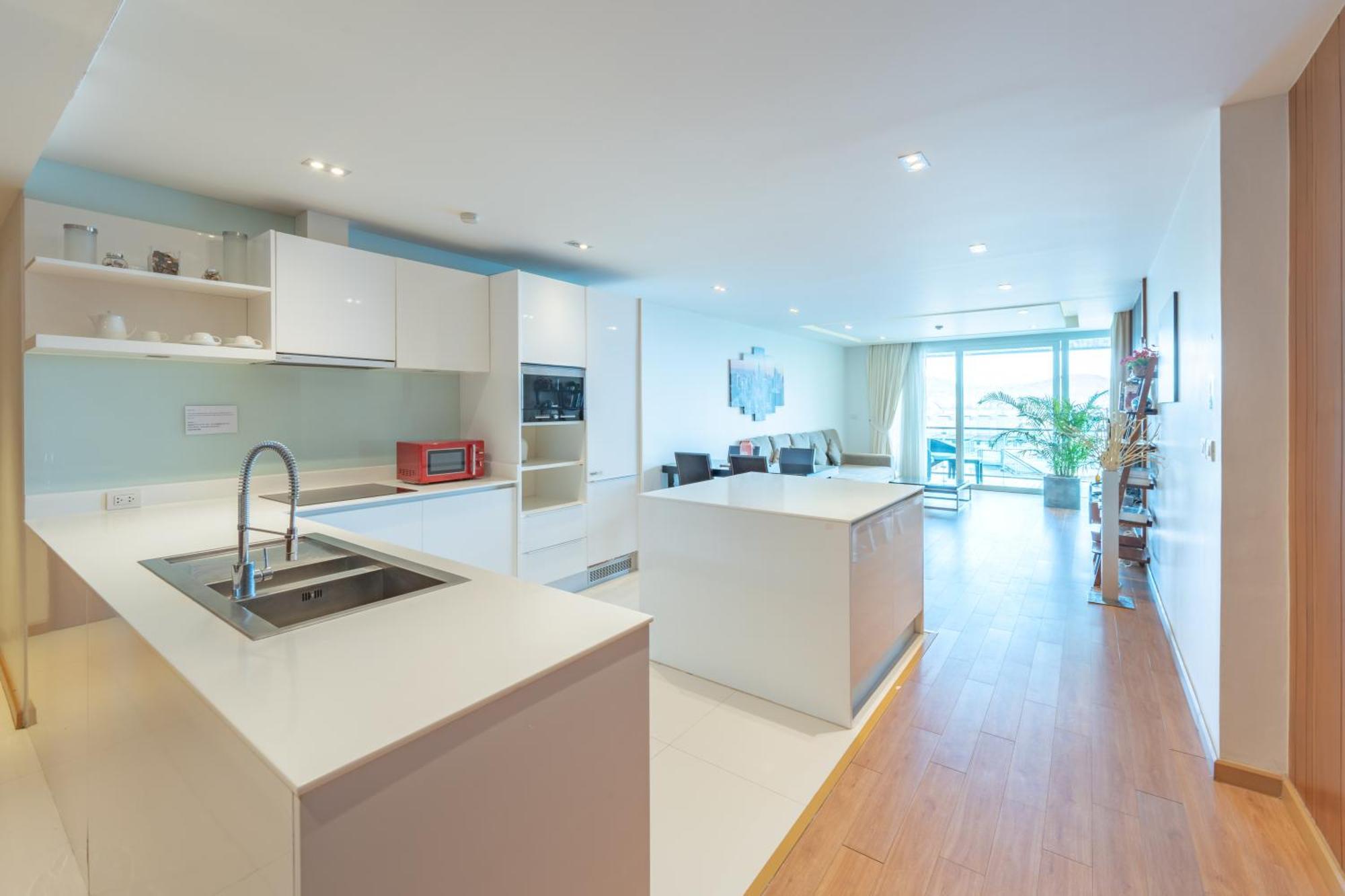 The Privilege Residence Patong Exterior foto