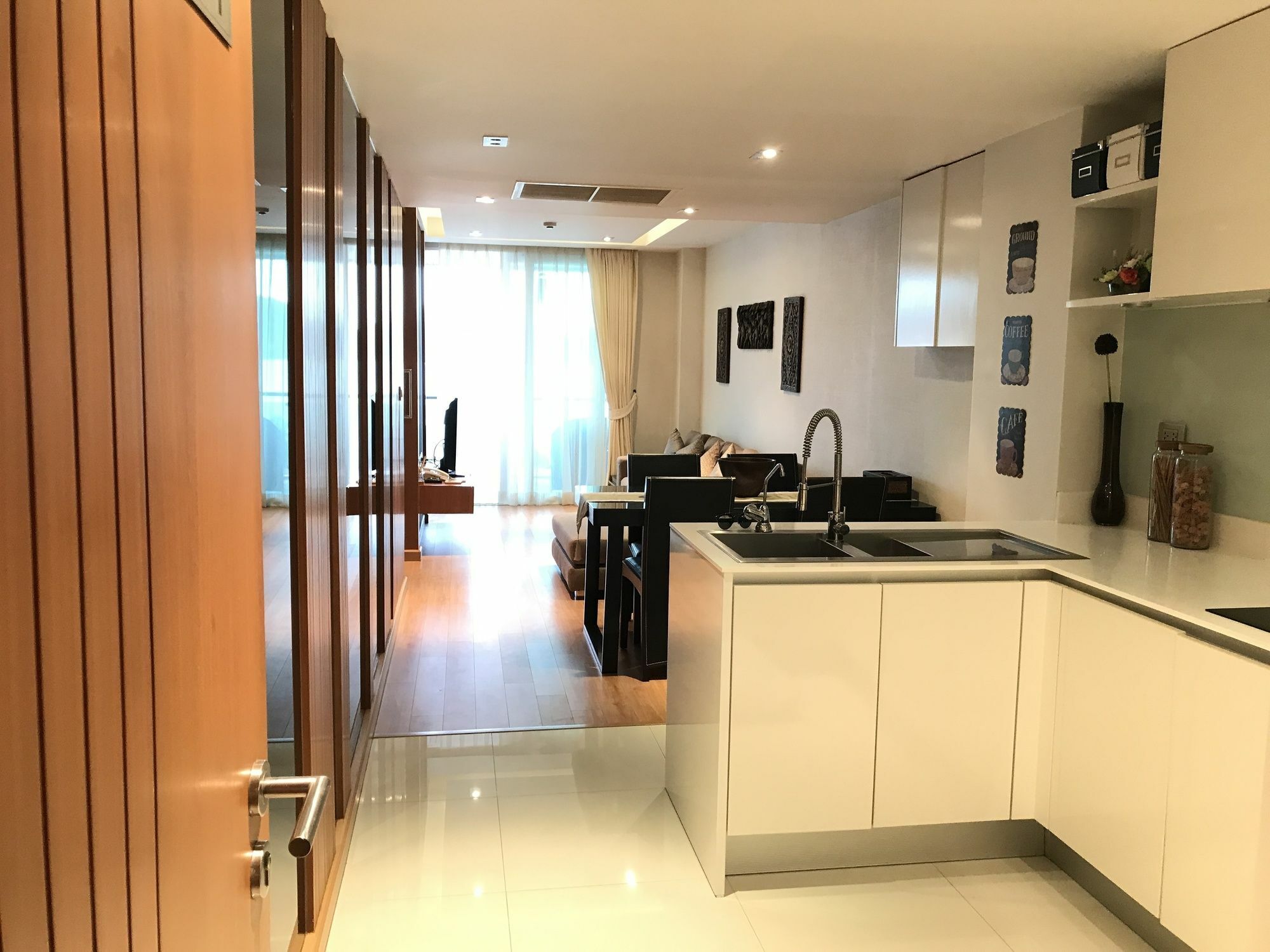The Privilege Residence Patong Exterior foto